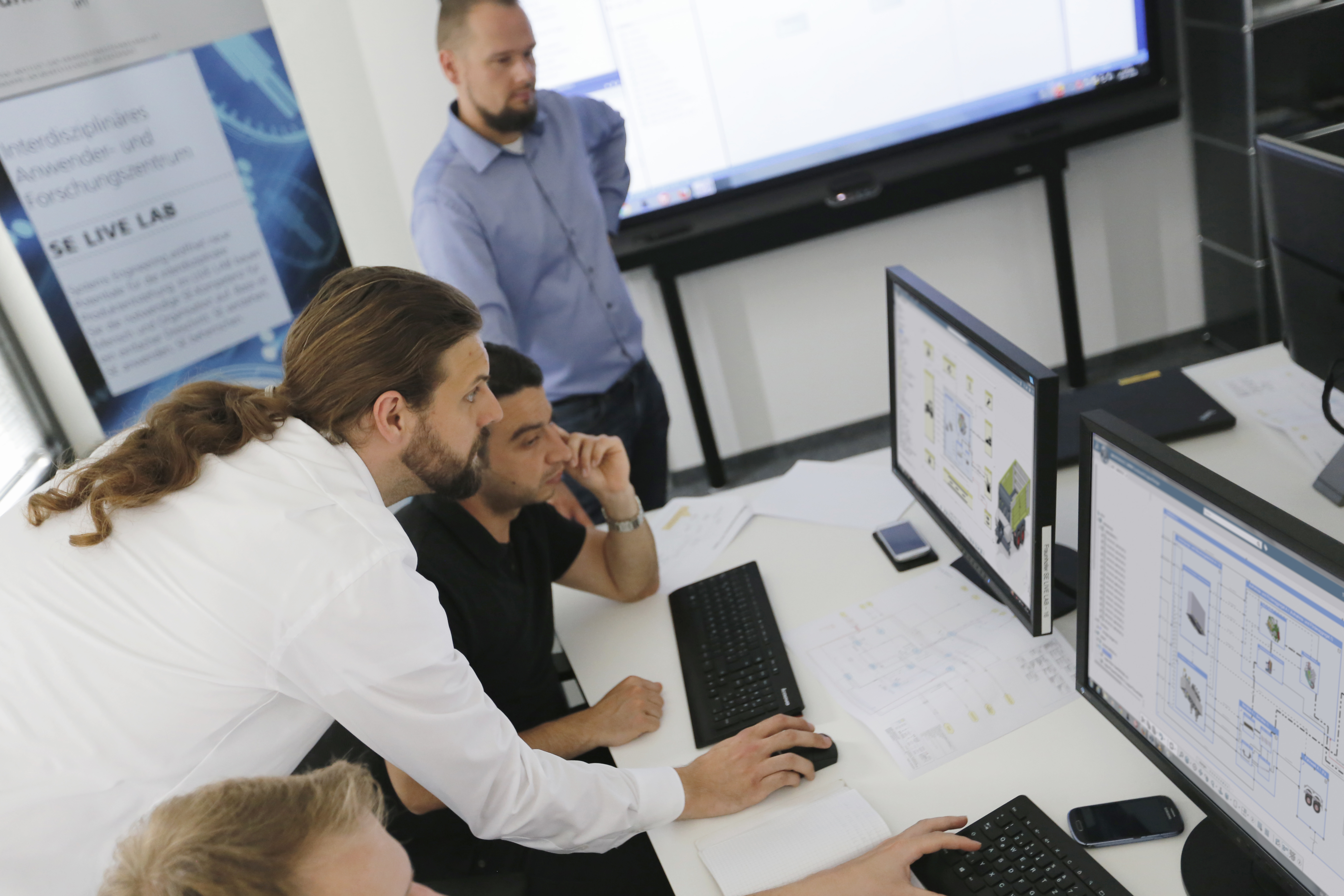 Fraunhofer IEM E-Co-Lab Durchgängiges Engineering können Unternehmen im E-Co-Lab aufwandsarm testen – besonders für den Mittelstand eine Chance.