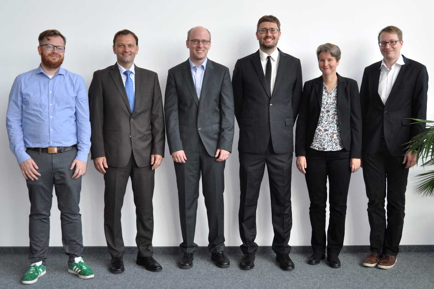 Dr.-Ing. Ben Hermann, Dr. Stefan Sauer, Prof. Dr. Matthias Tichy, Stefan Dziwok, Prof. Dr. Heike Wehrheim, Prof. Dr.-Ing. Steffen Becker (v.l.)