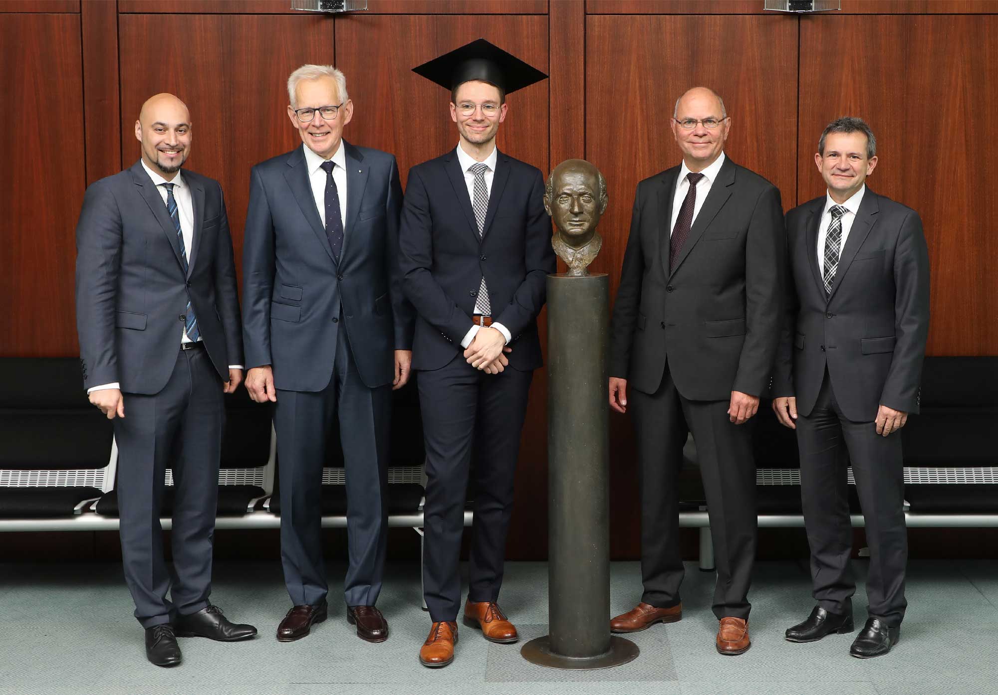 v.l.: Prof. Dr.-Ing. Roman Dumitrescu, Prof. Dr.-Ing. Jürgen Gausemeier, Dr.-Ing. Marcel Schneider, Prof. Dr.-Ing. Detmar Zimmer, Prof. Dr. rer. nat. Thomas Tröster