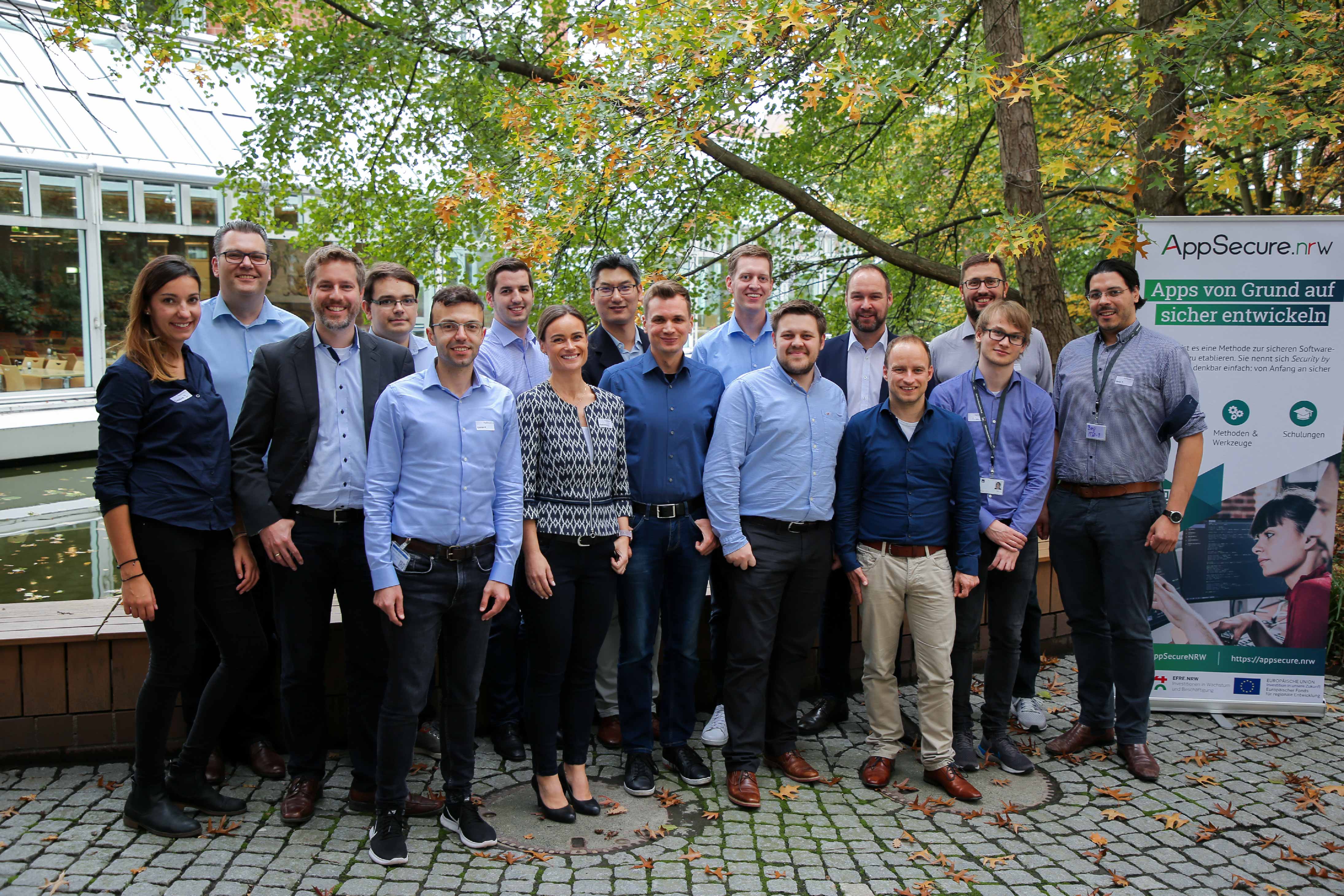 Die Projektpartner adesso mobile solutions, AXA, Connext und Fraunhofer IEM beim 1. Meilensteintreffen von AppSecure.nrw Die Projektpartner adesso mobile solutions, AXA, Connext und Fraunhofer IEM beim 1. Meilensteintreffen von AppSecure.nrw