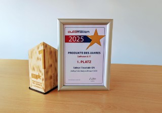 Urkunde und Preis.