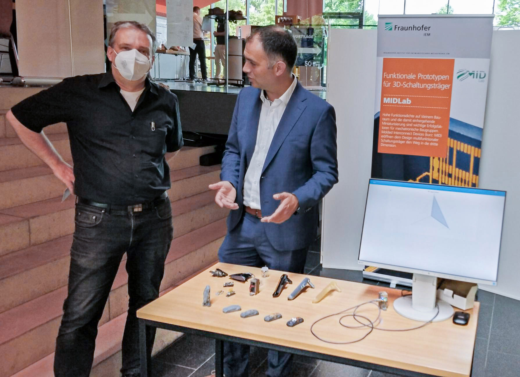News Fokustag 3D-Druck Teaser Anhand von einzeln gefertigten Prototypen erklärt Dr. Christoph Jürgenhake die einzelnen Prozessschritte und den Weg zum Endprodukt.