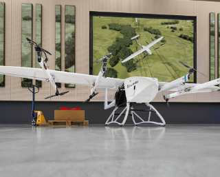 IoT Xperience Center, in dem eine hybride Flugplattform zu sehen ist.